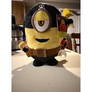 NWT Illumination Minions Haunt and Taunt Pirate Minion Plush Toy with Sound